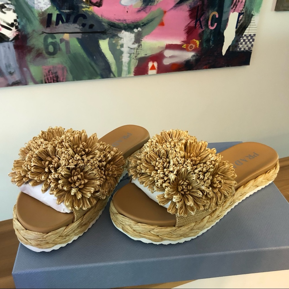 ☀️Prada Floral Raffia Slide Sandals☀️